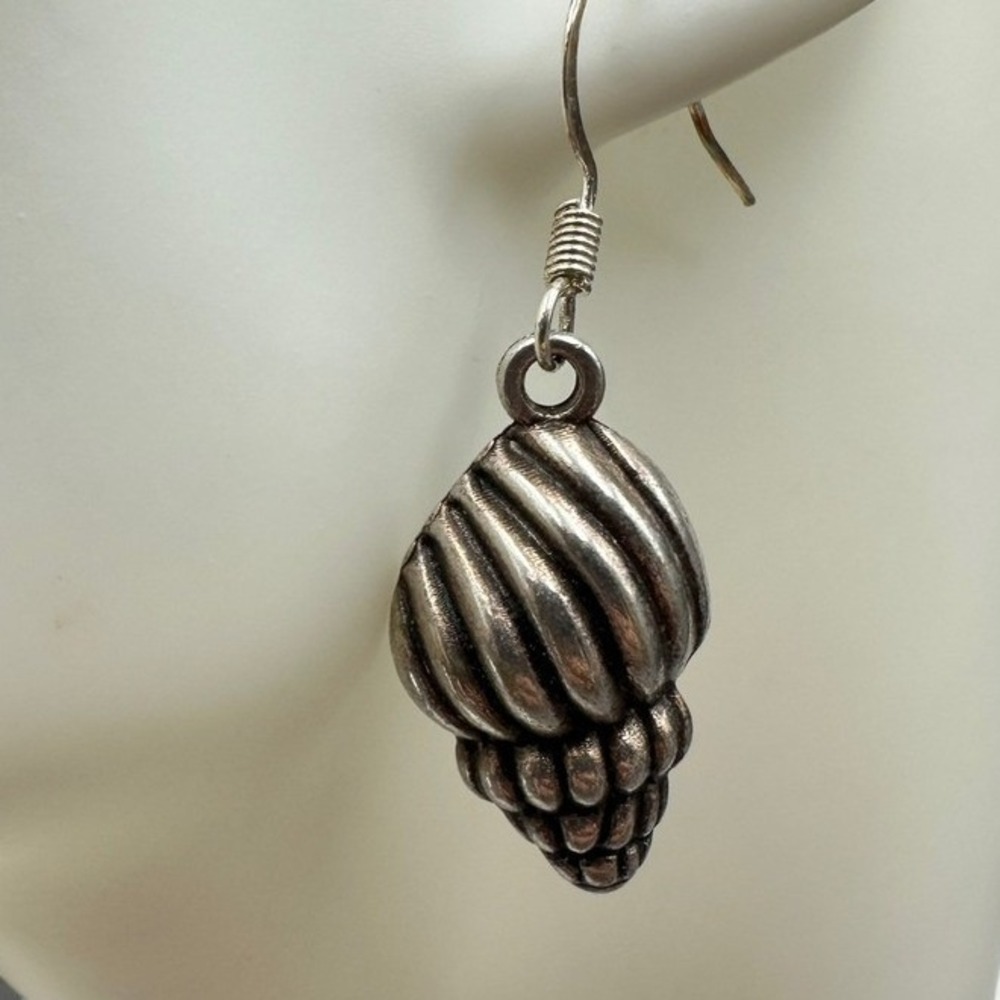 Brooke Baker Vintage Silver-Tone Textured Shell Drop Earrings Nautical Boho